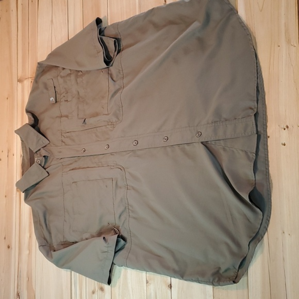 Reel Legends Saltwater vented fishing shirt.‎